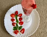 A picture of step 2 of Strawberry juice.