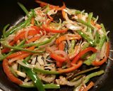 Foto del paso 5 de la receta: Espaguetis en salsa caprichosa