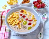 Foto langkah ke 3 dari resep Oats overnight with Banana and grapes.