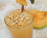 A picture of step 4 of Muskmelon Smoothie.
