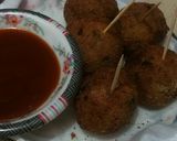 A picture of step 3 of Potato ball lulipop.