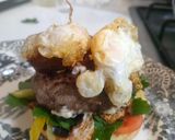 Foto del paso 5 de la receta: Hamburguesa con Sobrasada Picante Mallorquina, huevos de codorniz y un toque Griego con queso Feta