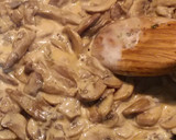 Foto del paso 3 de la receta: Salteado de setas  y champiñones a la crema