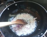 A picture of step 5 of Spicy minced meat scrambled eggs.