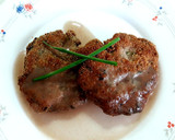 Foto del paso 5 de la receta: Filetes rusos al jengibre con salsa de cebolla y vino tinto