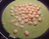 Foto del passaggio 5 della ricetta Gnocchetti di patate con crema di zucchine e gamberi argentini