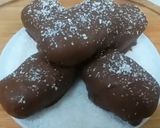 A picture of step 5 of Bounty Bar Chocolates.