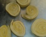 A picture of step 9 of Swirl pie.