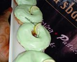 A picture of step 4 of Lemon coated doughnuts.