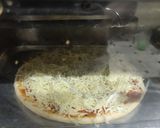માર્ગરિટા પીઝા (Margarita Pizza Recipe In Gujarati) રેસીપી સ્ટેપ3ફોટો
