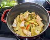 Hình bước làm 5 của món Dưa Cải Chua Kho Ba Chỉ Chay