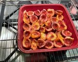 Une image de l'étape 5 de Gâteau aux pêches de vigne et miel.