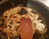 Foto del paso 1 de la receta Merluza con cebolla caramelizada