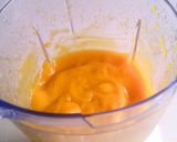A picture of step 2 of Oreo Mango Yogurt Parfait.