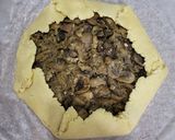 Foto langkah ke 8 dari resep Mushroom Galette (GF).