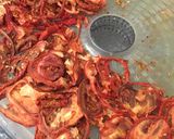 Foto del paso 1 de la receta: Tomates deshidratados en conserva de ajo asado albahacas frescas y orégano