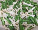 Foto langkah ke 3 dari resep Tumis Buncis Jamur Tiram Saus Teriyaki.