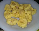 Foto del paso 6 de la receta Cocina para indigentes de tiempo.TORTELLINI con tomate y queso