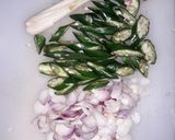 Foto langkah ke 2 dari resep Tumis Cumi Cabe Hijau.