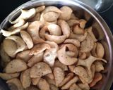 કાજુ બિસ્કીટ (Kaju Biscuit Recipe in Gujarati) રેસીપી સ્ટેપ3ફોટો