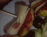 Foto del paso 2 de la receta: Pincho de higo, uva, queso y jamón