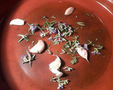 Foto del paso 8 de la receta: Cabrito en salsa de cebolla roja y ras el hanout