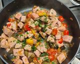 Foto del passaggio 4 della ricetta Bocconcini di tonno alla mediterranea
