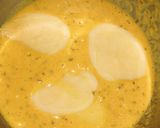 आलू पकोडा (aloo pakoda recipe in marathi) रेसिपी स्टेप 3 फोटो 