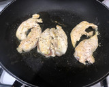 Foto del paso 3 de la receta: Judías verdes salteadas con jamón y filete de pechuga de pollo