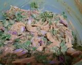 A picture of step 3 of Piyaz palak ke pakoray.