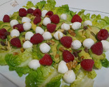 Foto del paso 4 de la receta: Ensalada de aguacate y frambuesa