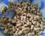 Foto langkah ke 1 dari resep Kacang Mede Bawang.