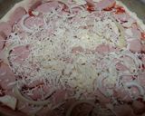 Foto langkah ke 5 dari resep Pizza enak bahan sederhana.