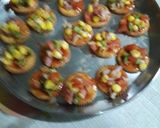 બિસ્કીટ પીઝા (Biscuit Pizza Recipe In Gujarati) રેસીપી સ્ટેપ3ફોટો