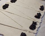 Gluténmentes, laktózmentes vajas croissant, házi, erdei gyümölcs dzsemmel recept fázis 6 fotója