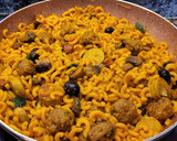 Foto del paso 13 de la receta: Fideos de aprovechamiento con albóndiguillas