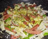 Foto del paso 3 de la receta: Salchichas con Col y pimiento