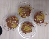 Foto langkah ke 3 dari resep Strawberry Pistachio Coklat.