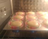 Foto langkah ke 4 dari resep Vanilla Cup Cake No Mixer Simple Banget.
