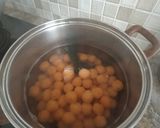Foto langkah ke 3 dari resep *Kolak cendil ubi*.