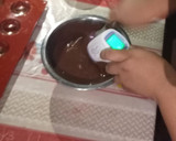 Foto del paso 4 de la receta: Bombones rellenos de ganache con cereza🍒