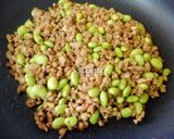 肉末炒毛豆的食譜步驟8照片