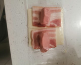 Foto del paso 1 de la receta: Piruleta de salchichas, bacon, queso y roquefort