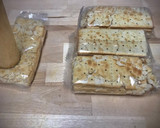 Foto del paso 1 de la receta: Spaghetti con salsa de ajo con anchoas, crujiente tostado casero y parmesano