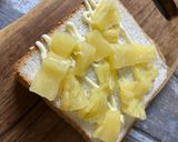 Gambar langkah 2 resipi Sandwich avocado nenas telur berkeju.