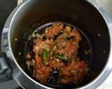 A picture of step 4 of "Vegetables Masala Khichdi".