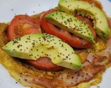 Foto del paso 4 de la receta Tortilla de verduras rellena de jamón y queso
