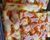 Foto del paso 3 de la receta: Canelones rellenos de pechuga, salami genoa, tocineta y queso cheddar