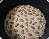 Foto del paso 5 de la receta: Torta Integral de frutillas y almendras