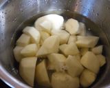 Foto del paso 1 de la receta: Crema de papa y perejil
